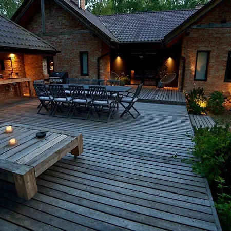Kamionka Small House Villa